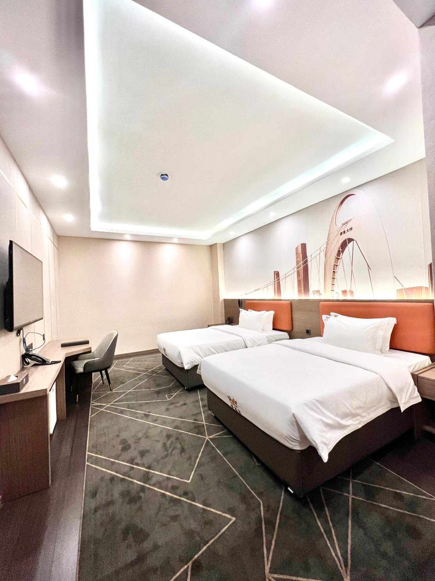 Khách sạn Wah Fu 4*