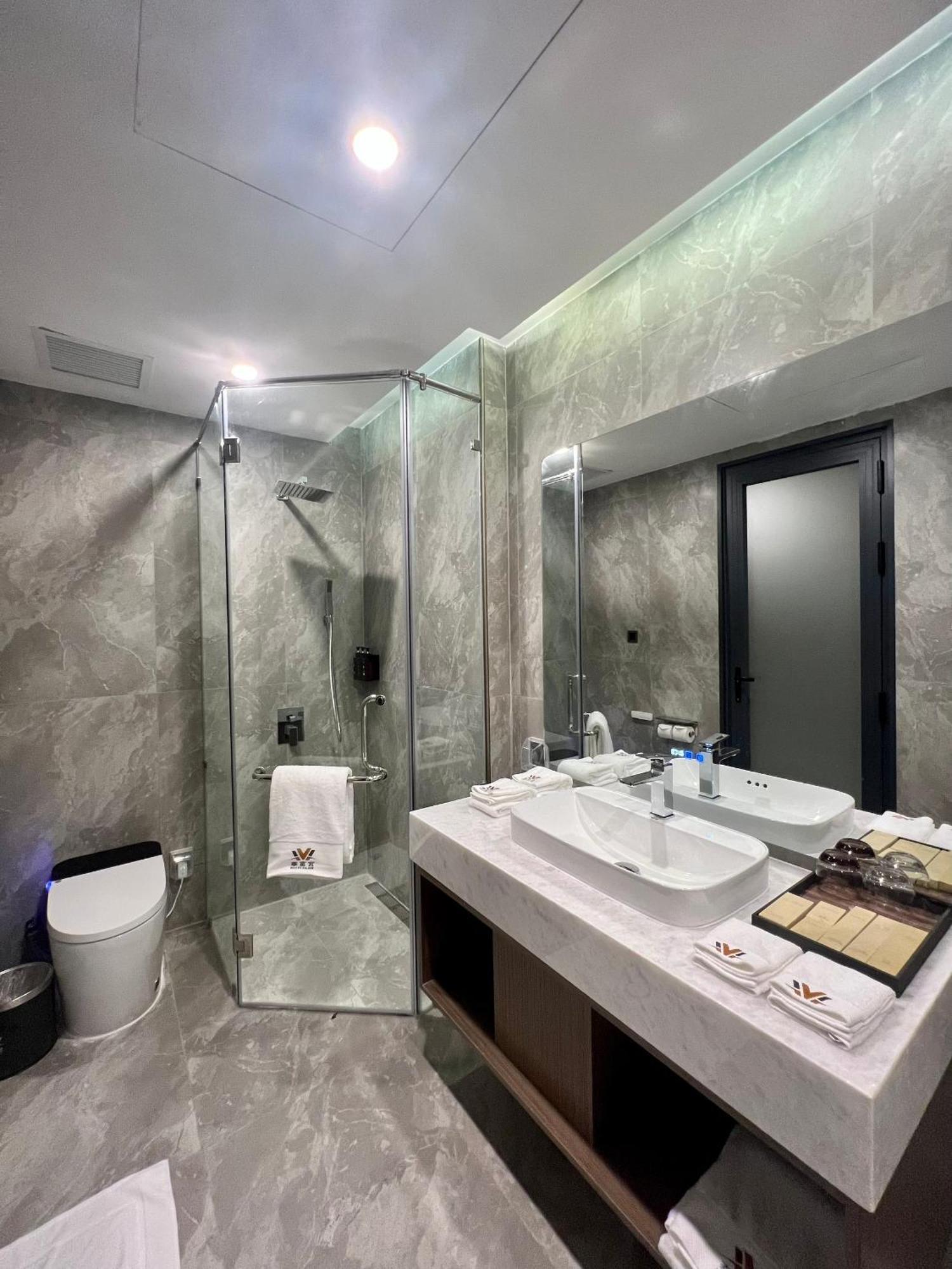 Wah Fu Khách sạn 4*