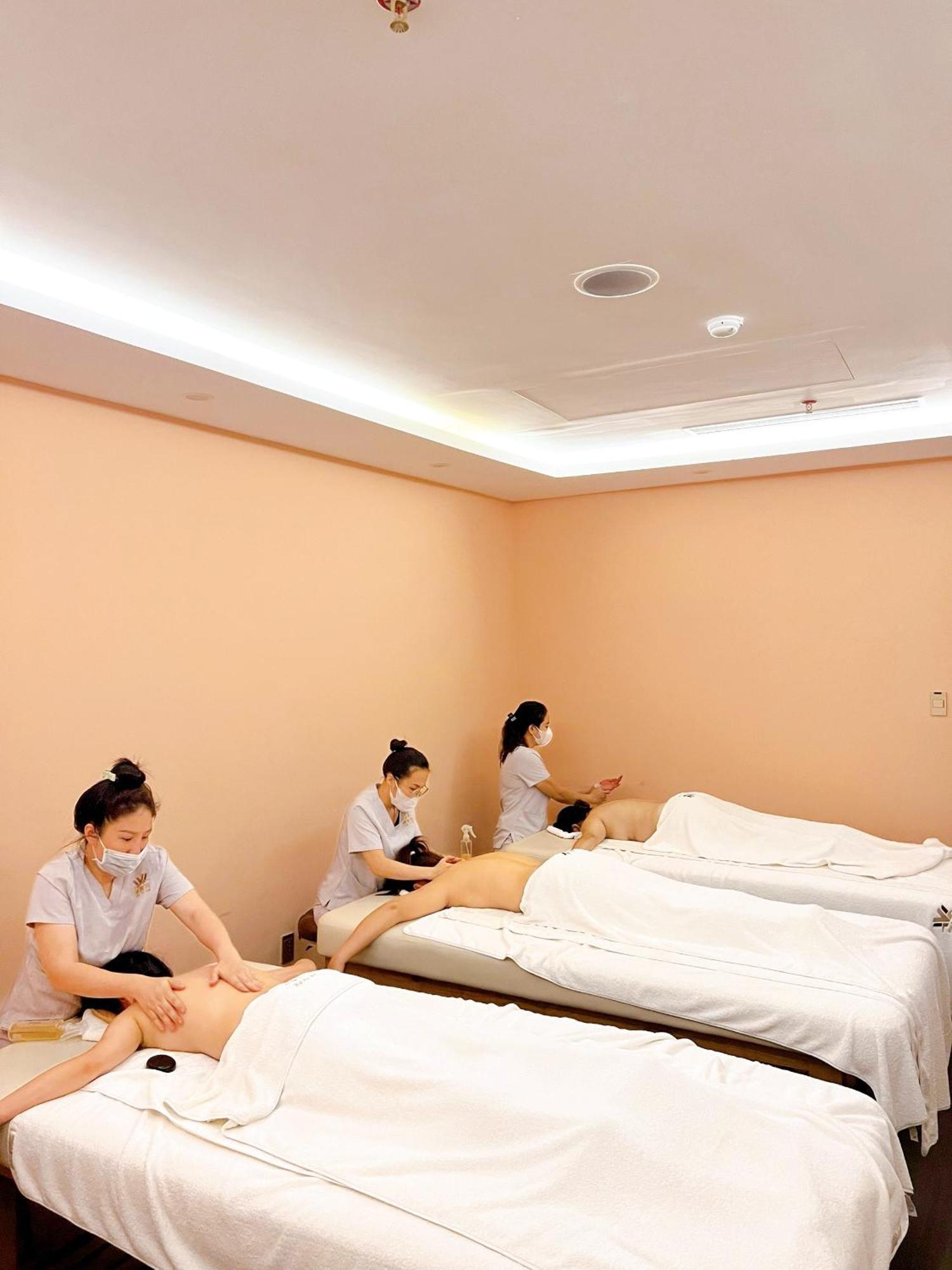 Wah Fu Khách sạn 4*